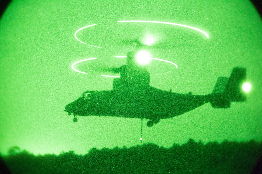 CLB-2 Marines conduct HST during night operations with an MV-22B Osprey