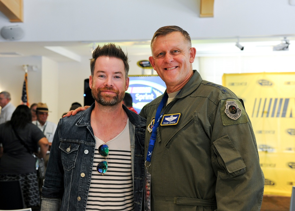A general and an idol