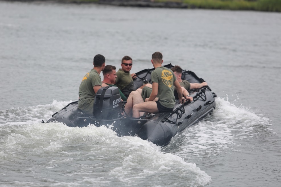 Marines with 2nd Radio Bn. conduct amphibious operations