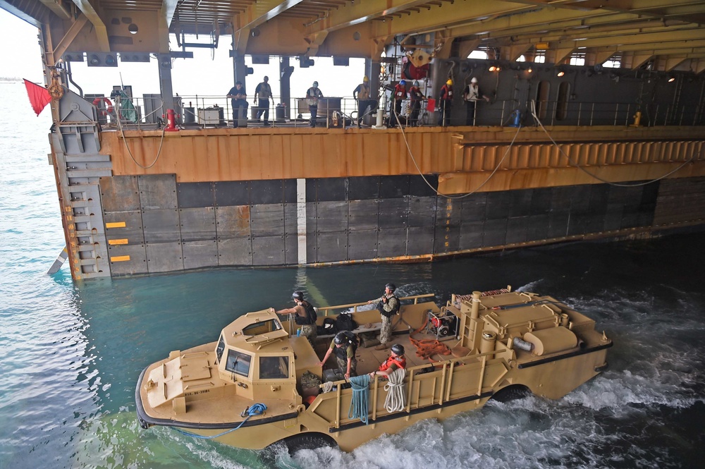 31st MEU, USS Ashland support Typhoon Soudelor relief efforts