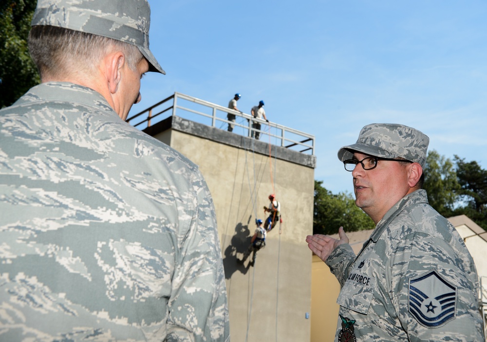 435th AGOW, AEW Airmen showcase capabilities for 3rd AF commander