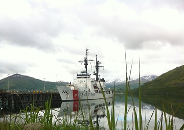 USCGC Munro crew fuels up before getting underway in Kodiak, Alaska