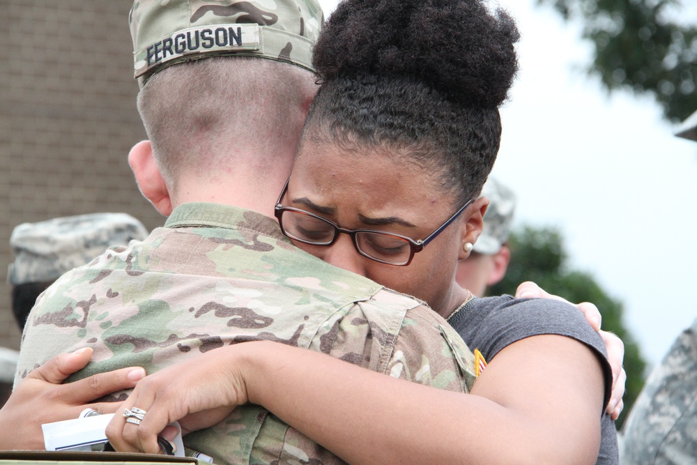 On the move: 1st TSC waves goodbye, welcomes Soldiers home