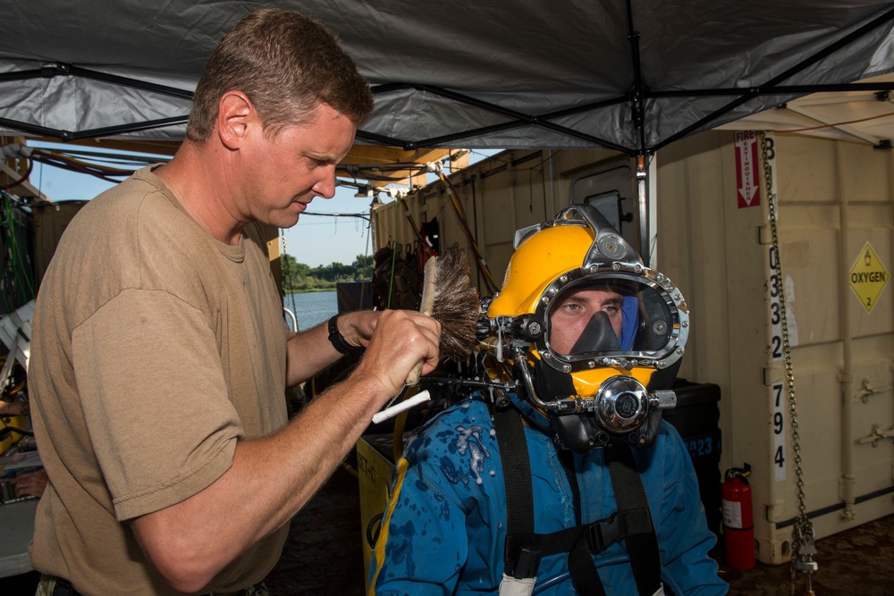CSS Georgia Salvage operation