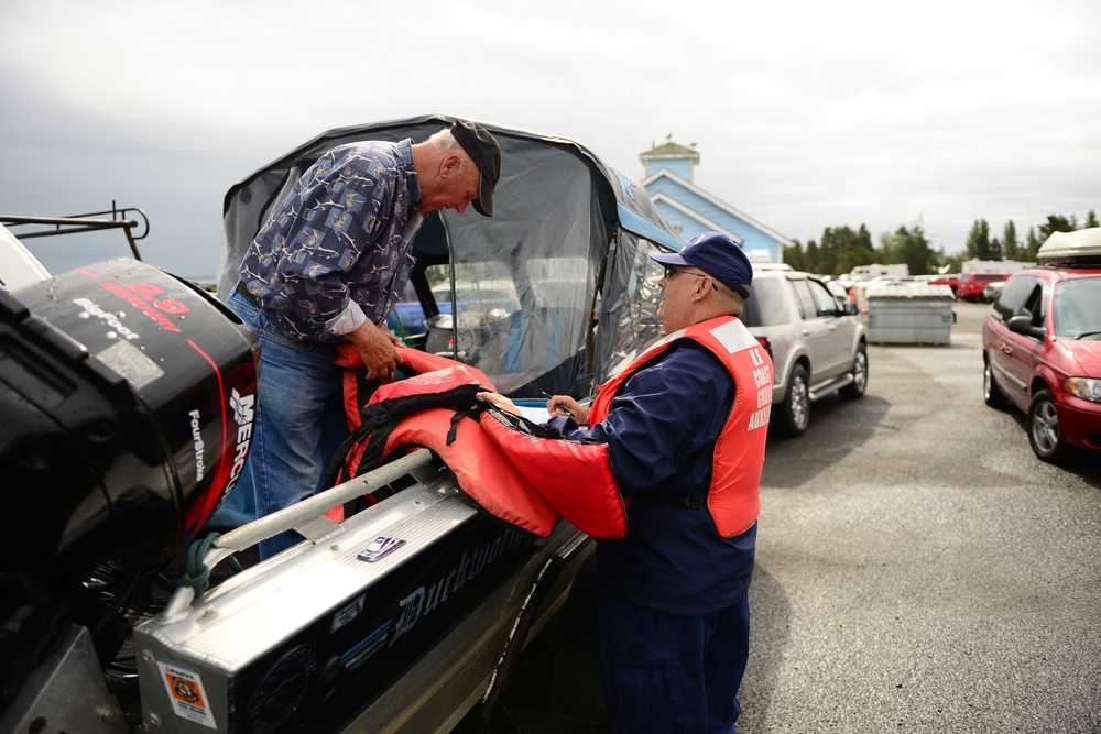 Coast Guard Auxiliary vessel safety checks