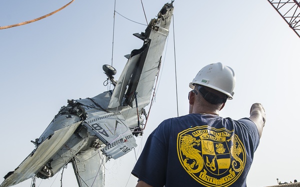 F/A-18 aircraft recovery