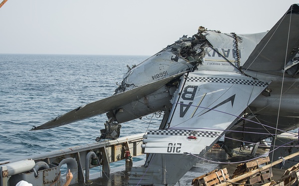 F/A-18 aircraft recovery