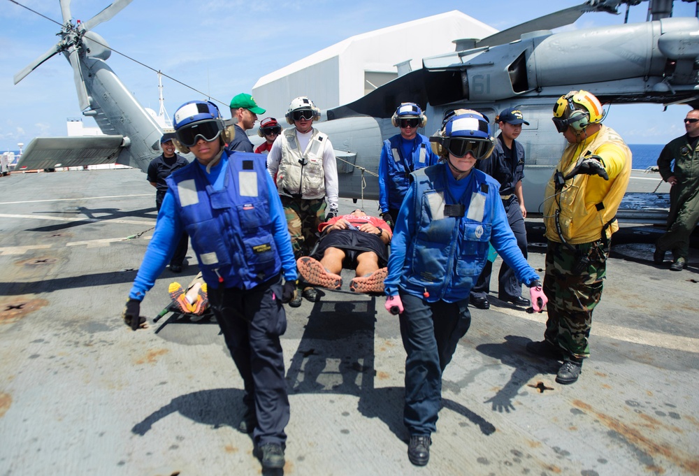 USNS Mercy (T-AH 19) conducts mass casualty drill during Pacific Partnership 2015
