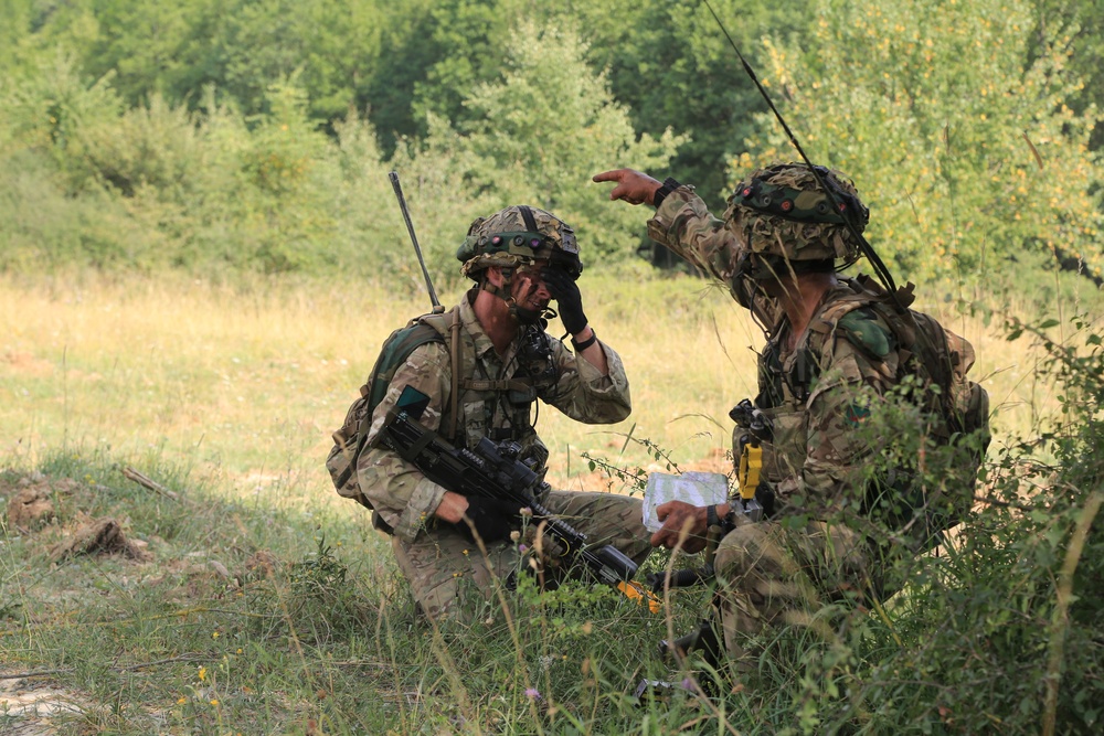 British soldiers advance on target