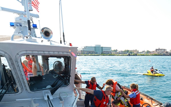 Emergency responders, law enforcement team up to monitor Port Huron Float Down
