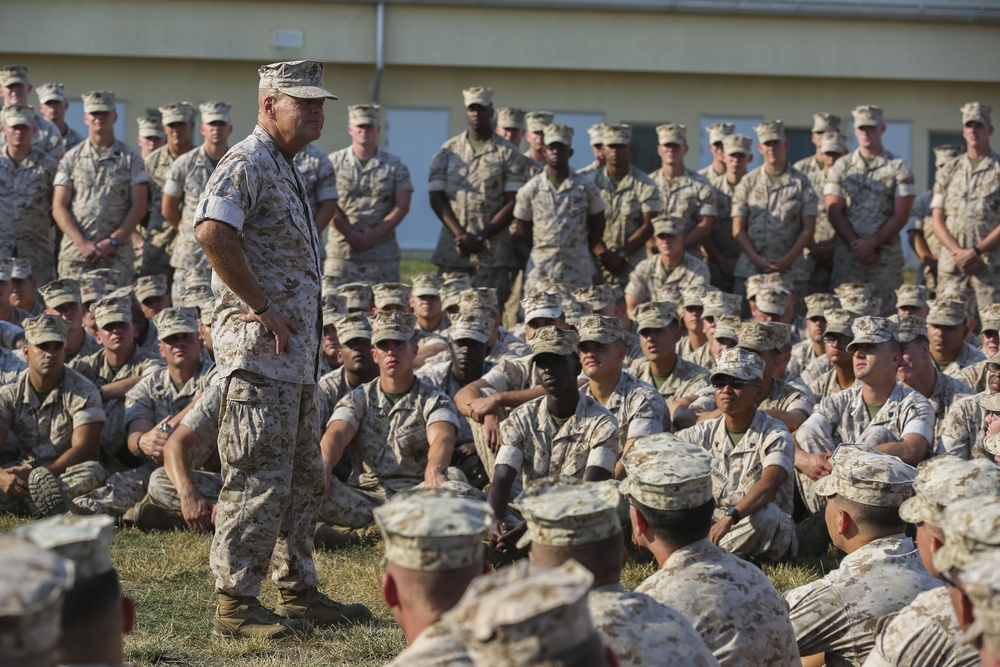 Future Commandant visits BSRF Marines and sailors