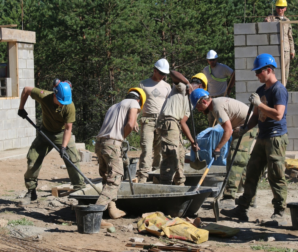 Norwegian engineers assist American engineers in Estonia