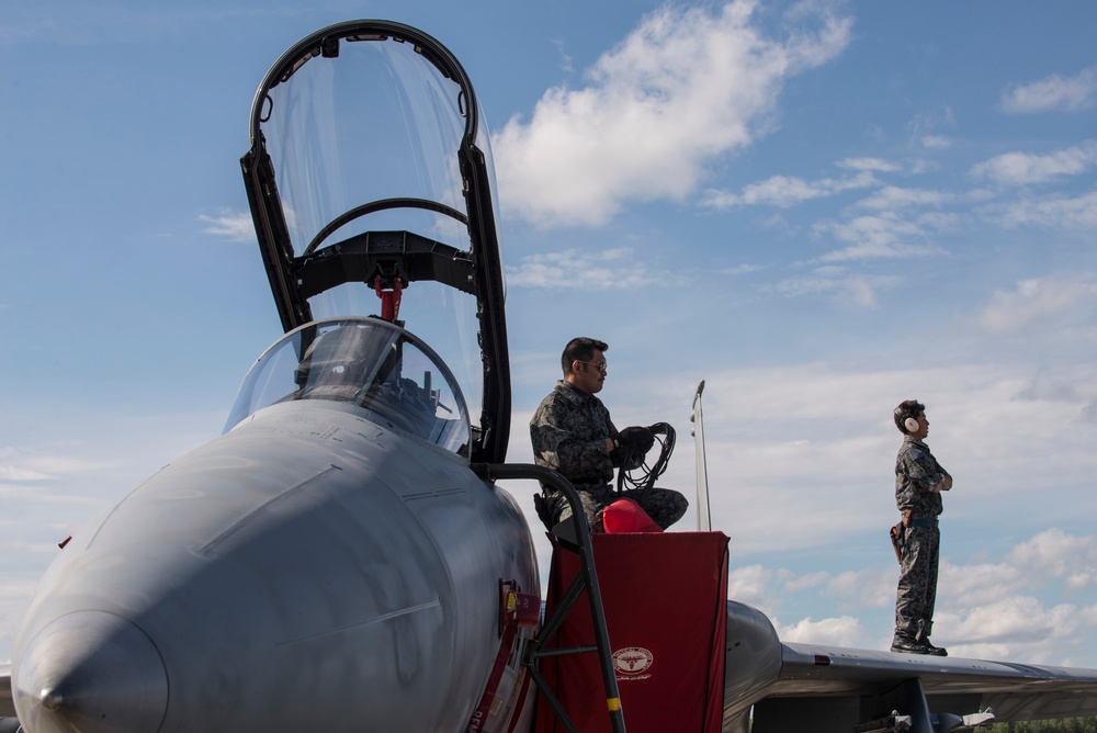 DVIDS - Images - JASDF maintainers kick it into high gear [Image 15 of 15]