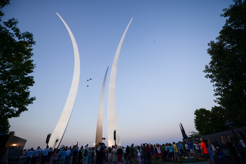 Greatest generation honored during wreath laying, AF band concert