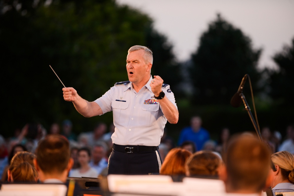 Greatest generation honored during wreath laying, AF band concert