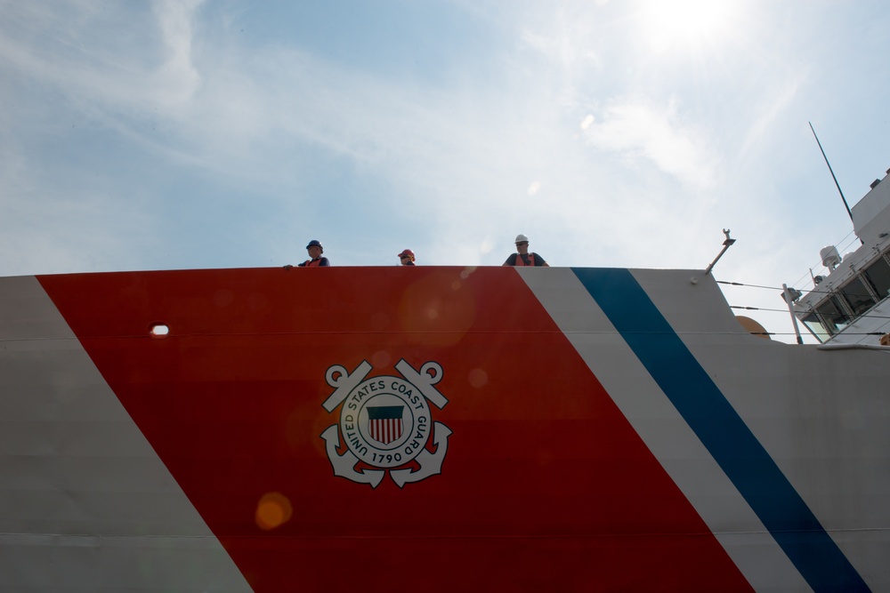 Coast Guard Cutter James arrives to Baltimore