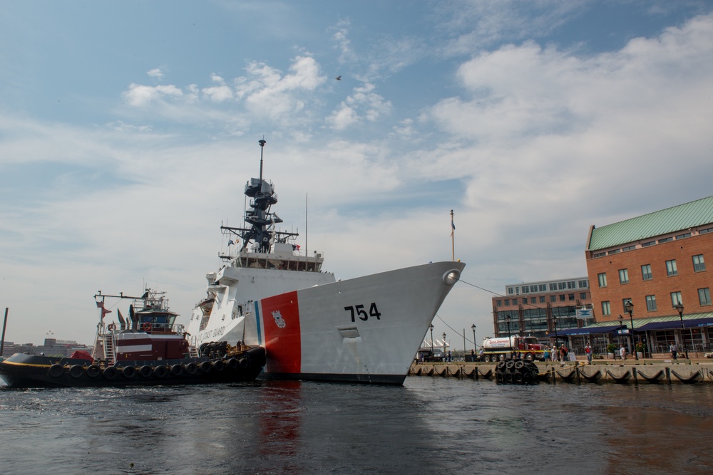 Coast Guard Cutter James arrives to Baltimore