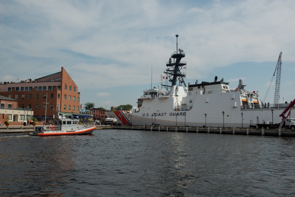 Coast Guard Cutter James arrives to Baltimore