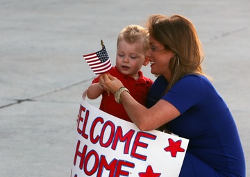 VMAQ-2 welcomed home with open arms