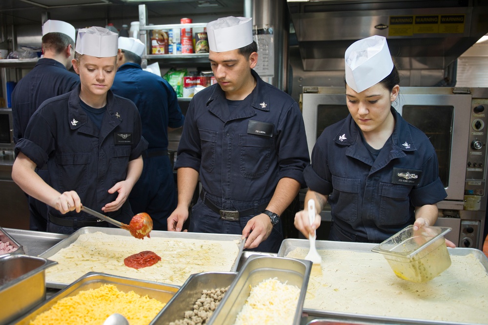 USS Winston S. Churchill pizza night