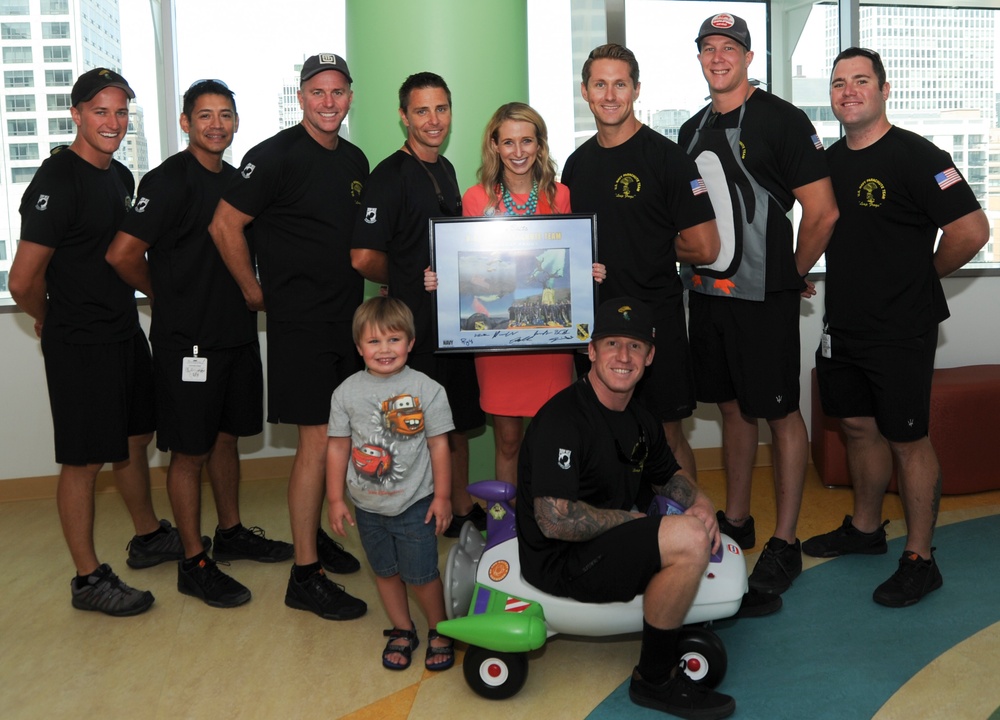 US Parachute Team visits Chicago children's hospital