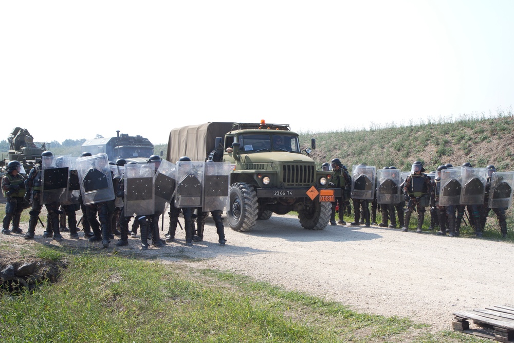 Hungarian forces enter KFOR mission, conduct Freedom of Movement training