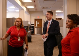 Cobb County judge Reuben Green visits Atlanta VA Homeless Program