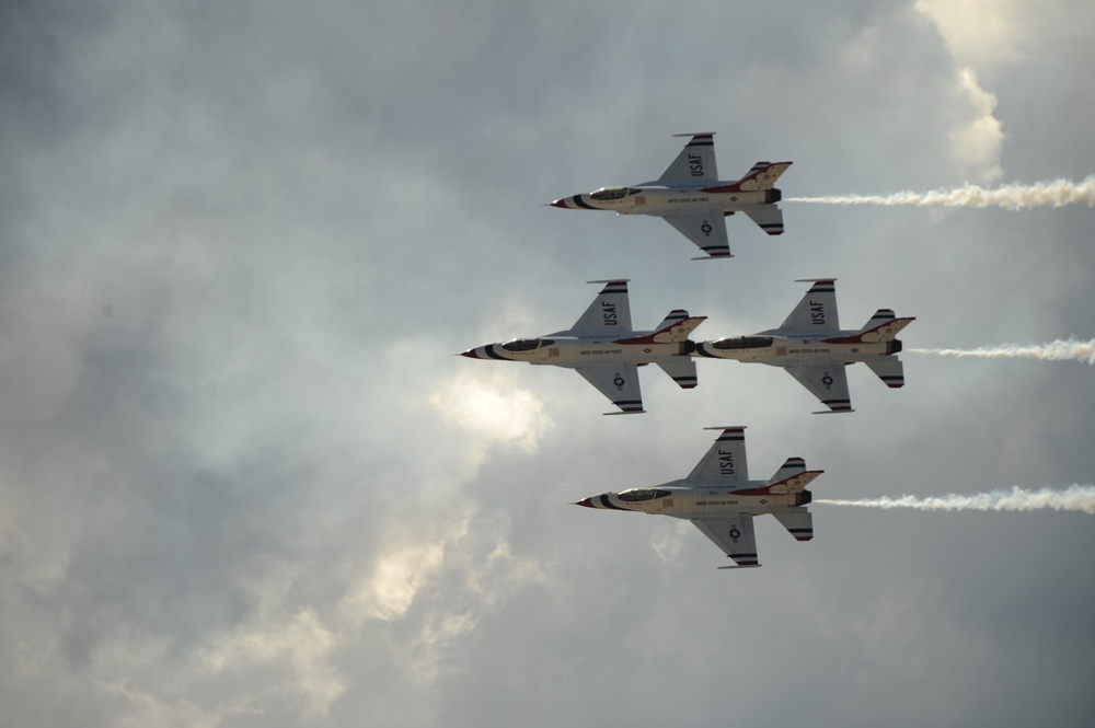 2015 Dakota Thunder Air Show takes off