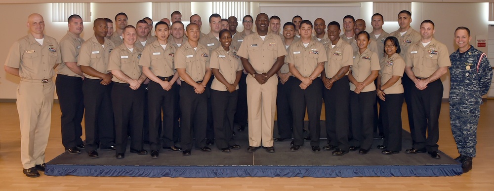 Commander, Naval Service Training Command visits with TSC chief selects