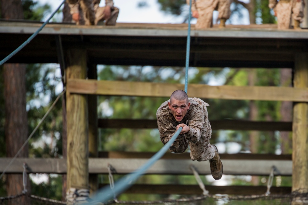 Marine recruits overcome fears on Parris Island Confidence Course