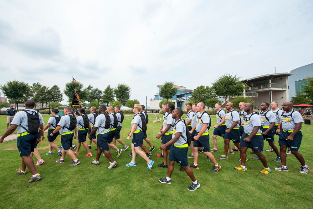 USS Abraham Lincoln chief petty officer selectees visit USS Wisconsin for Navy heritage event