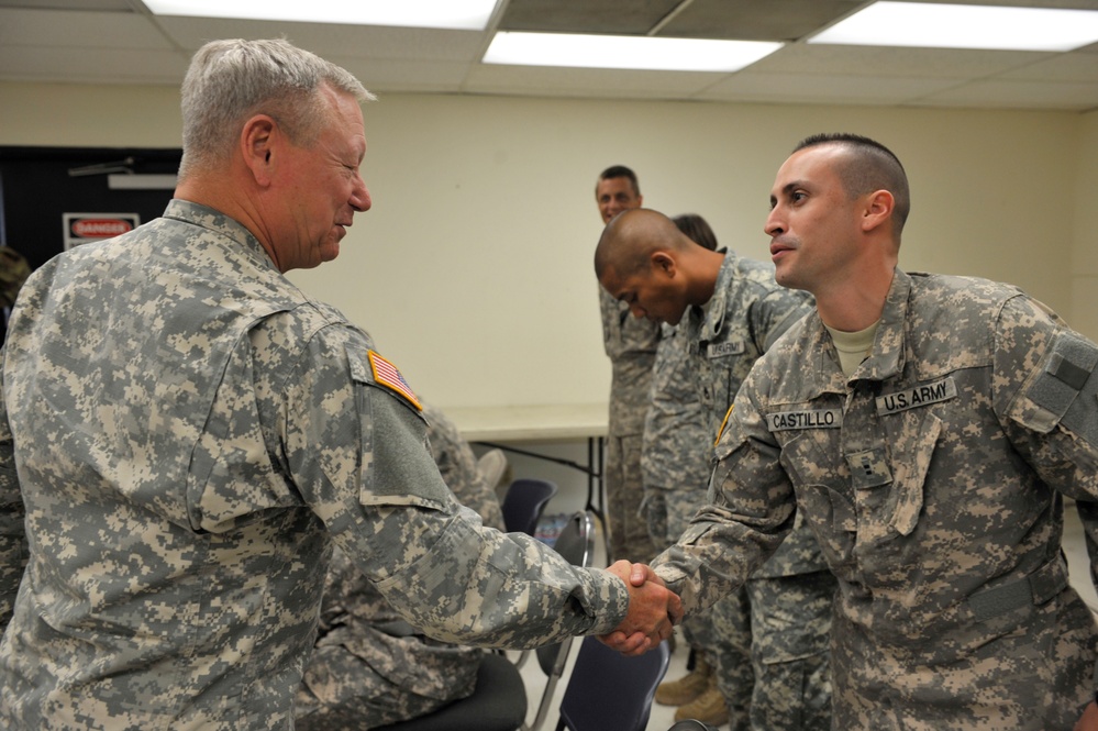 Gen. Frank Grass visits Soldiers