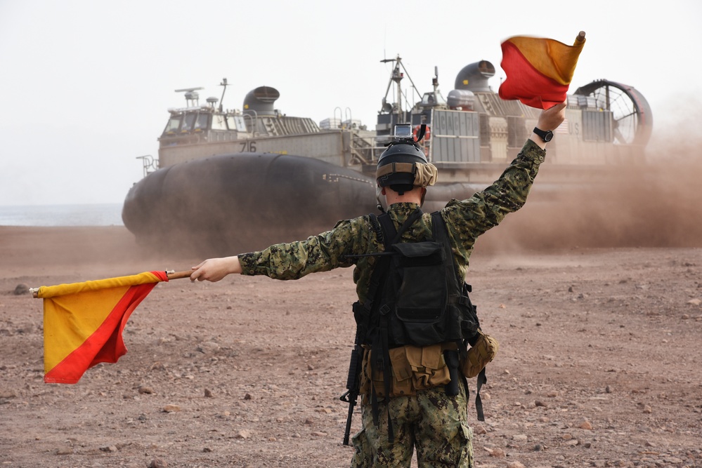 15th Marine Expeditionary Unit attends sustainment training at Arta Beach