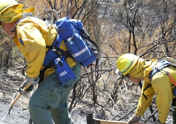 California Guardsmen fight fires with Pulaski and McCleod