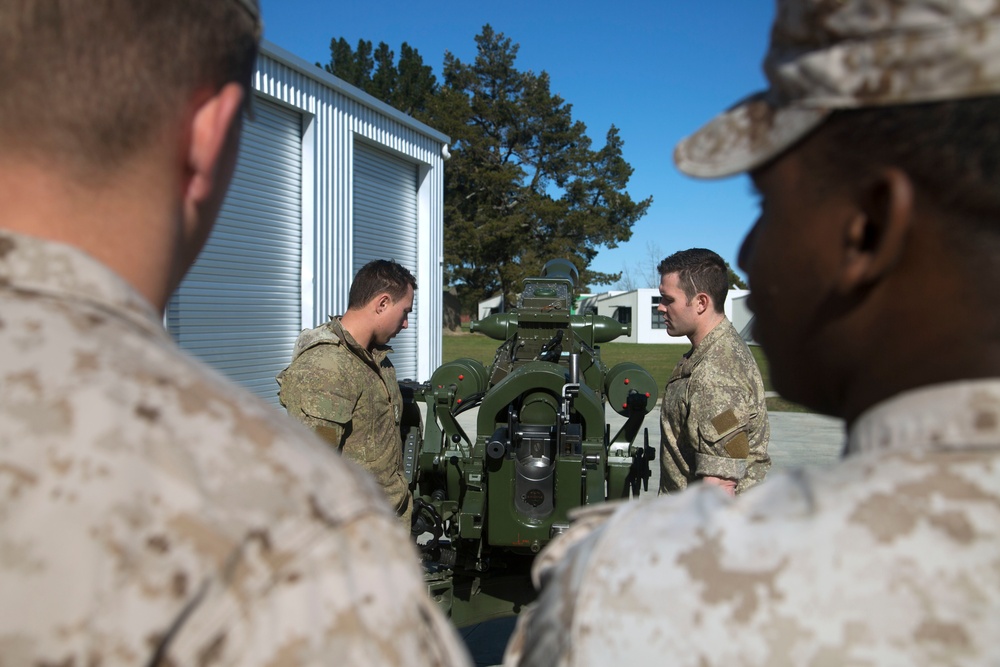 New Zealand Soldiers, U.S. Marines share techniques for upcoming artillery shoot