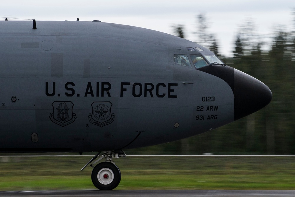 Red Flag participants take off