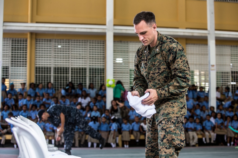 Marines and Sailors bring joy to Santo Domingo