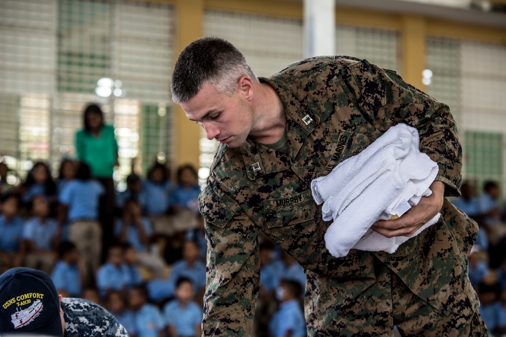 Marines and Sailors bring joy to Santo Domingo