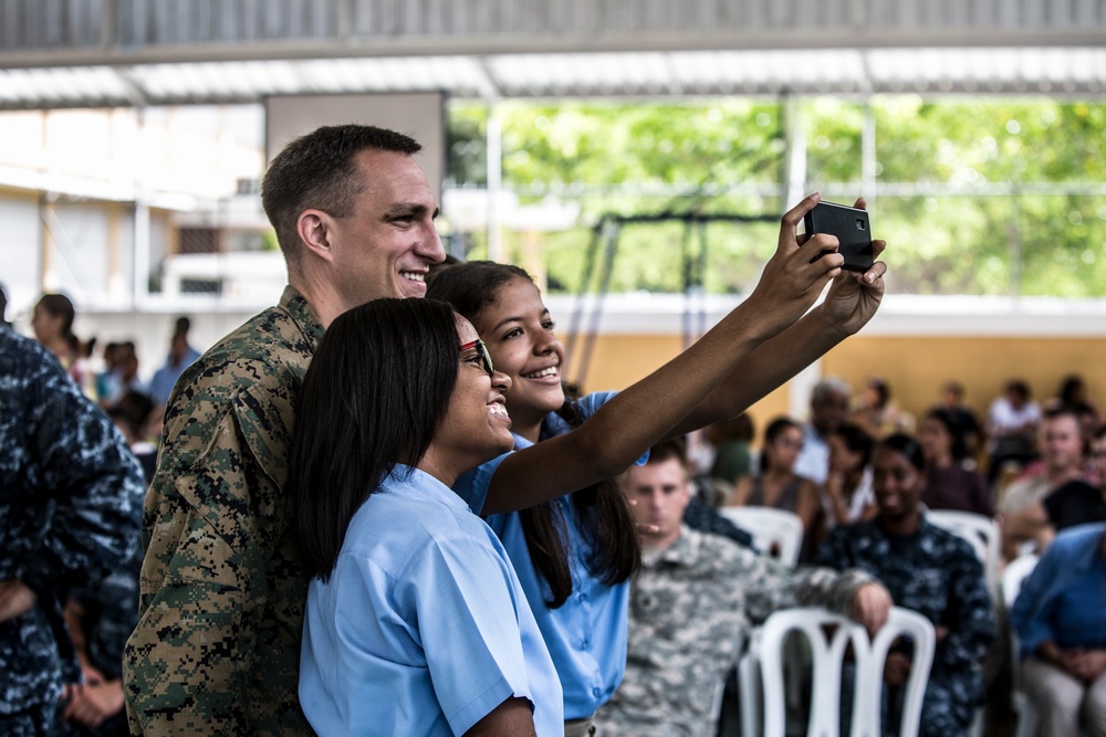 Marines and Sailors bring joy to Santo Domingo