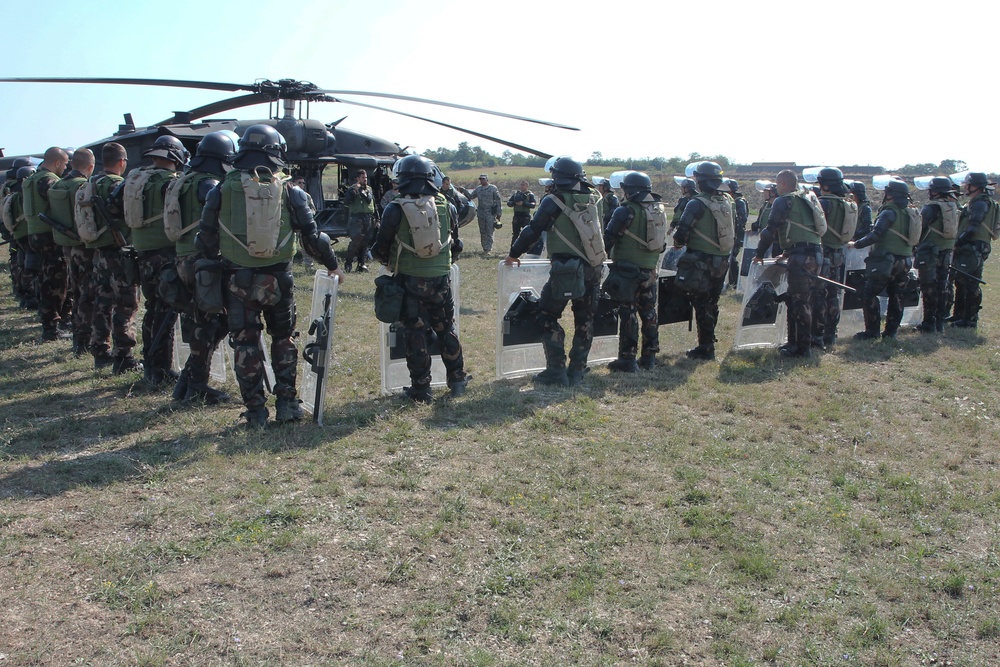 KFOR troops from US and Hungary hold medevac hoist training