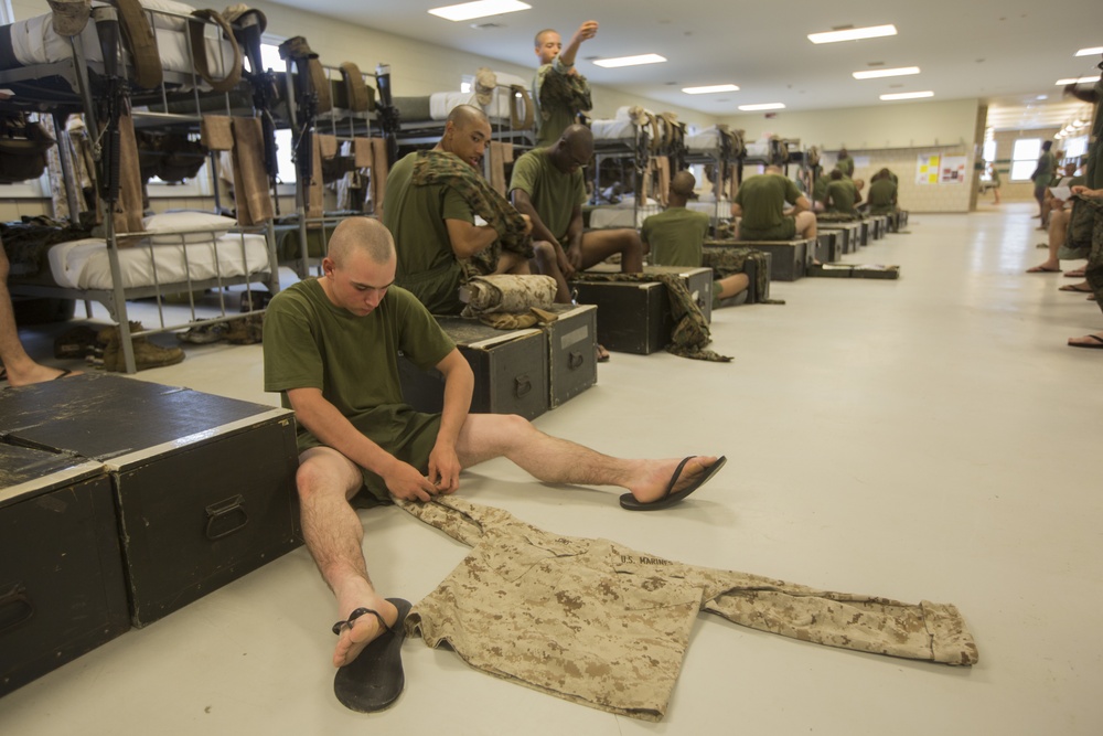 Marine recruits wind down, prepare for next training day on Parris Island