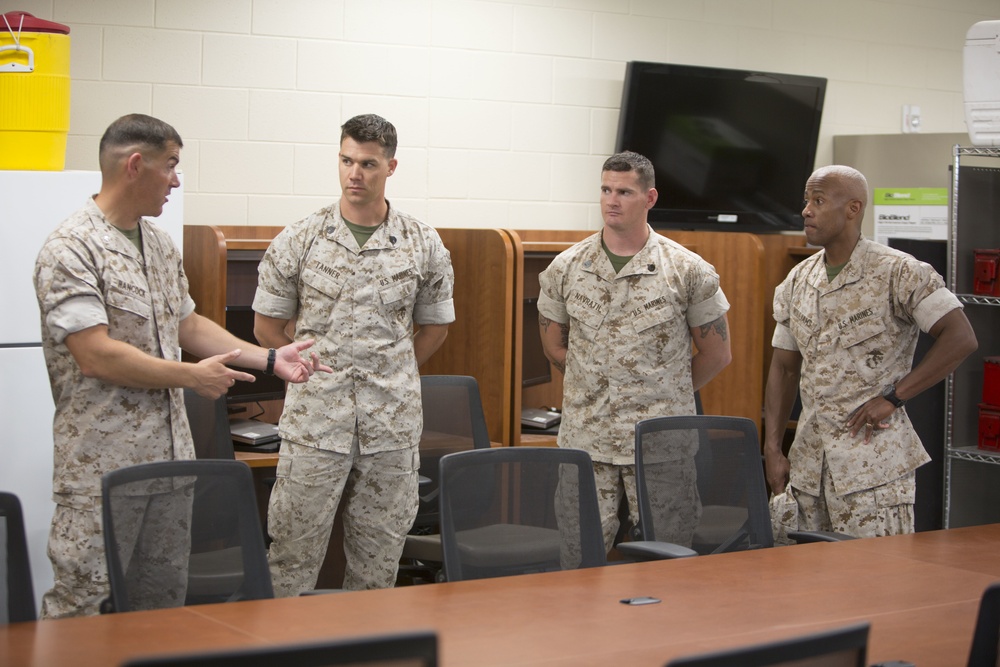 Commanding General MCRD Parris Island Visits the School of Infantry-East