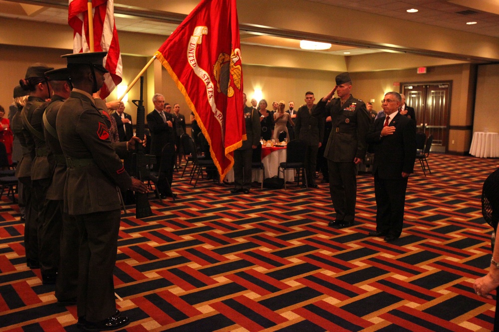 2nd MAW CG is guest of honor at USMCCCA awards banquet