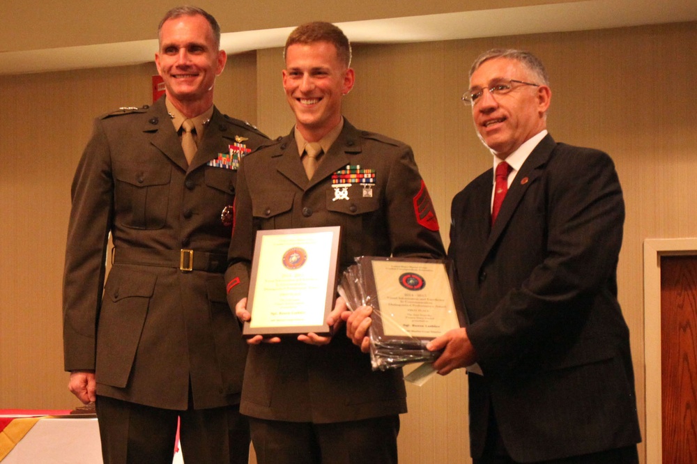 2nd MAW CG is guest of honor at USMCCCA awards banquet