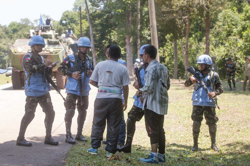 Philippine Army platoon conducts convoy and escort training during Keris Aman