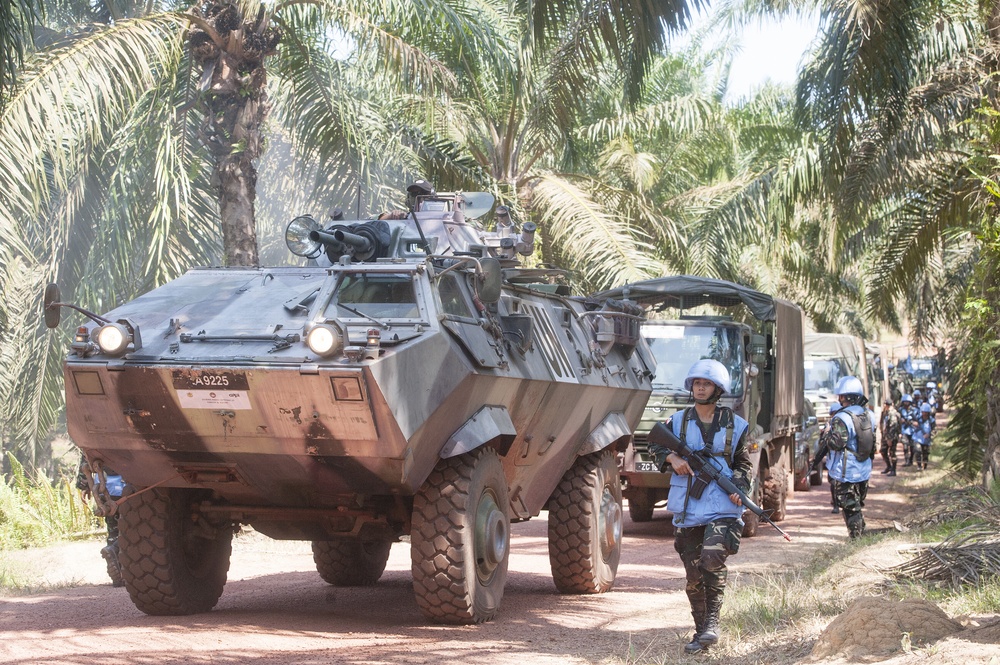 Philippine Army platoon conducts convoy and escort training during Keris Aman