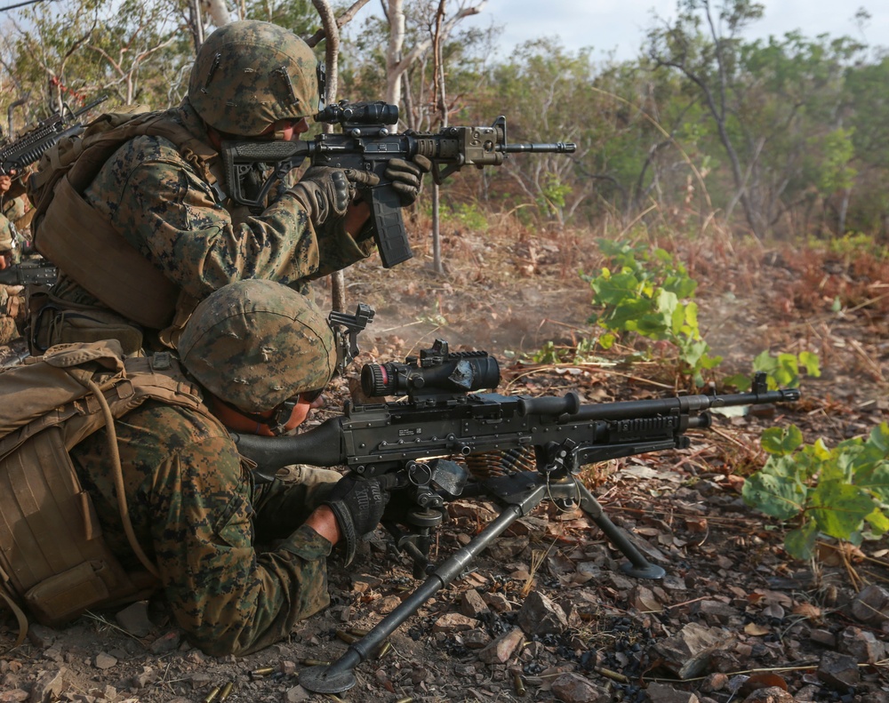 Marine Corps live-fire squad attacks in the Outback