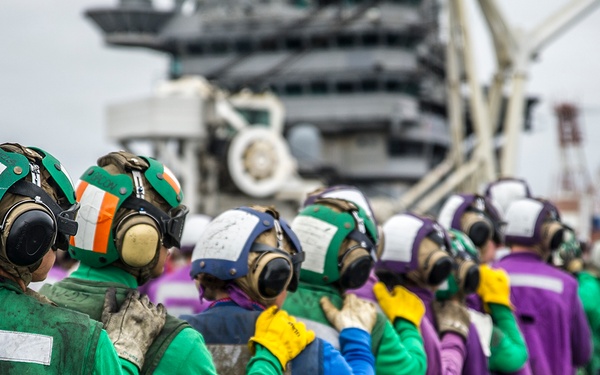 USS George Washington action