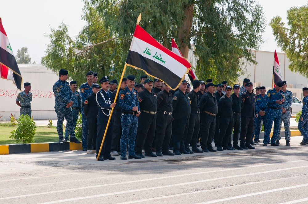 Iraqi police graduate Carabinieri course