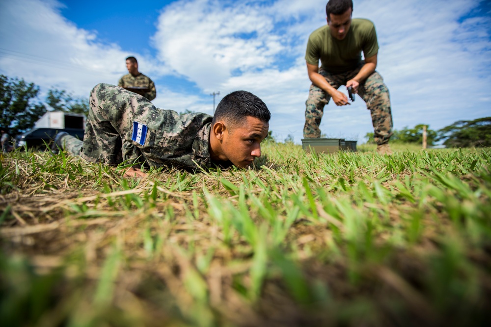 US Marines share training with Hondurans